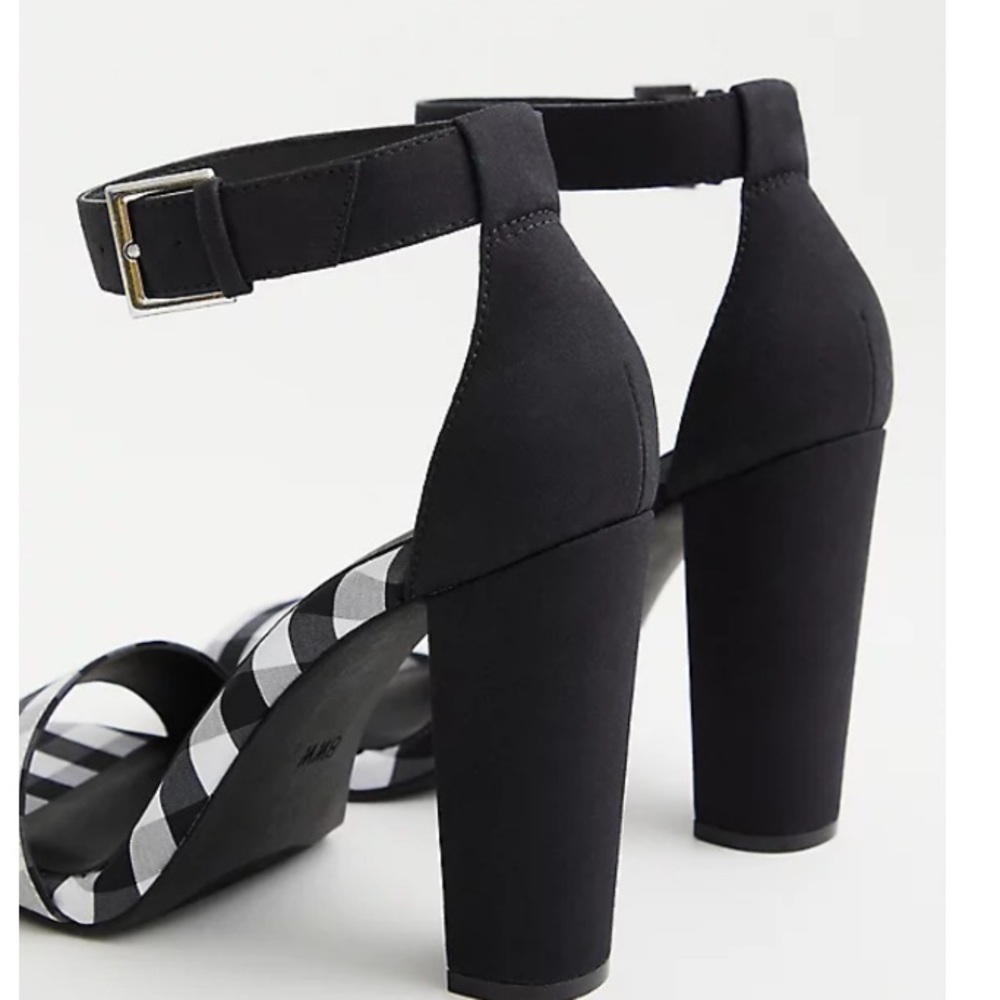 TORRID NWT BLACK & WHITE GINGHAM TAPERED HEEL (WW) - Picture 4 of 5